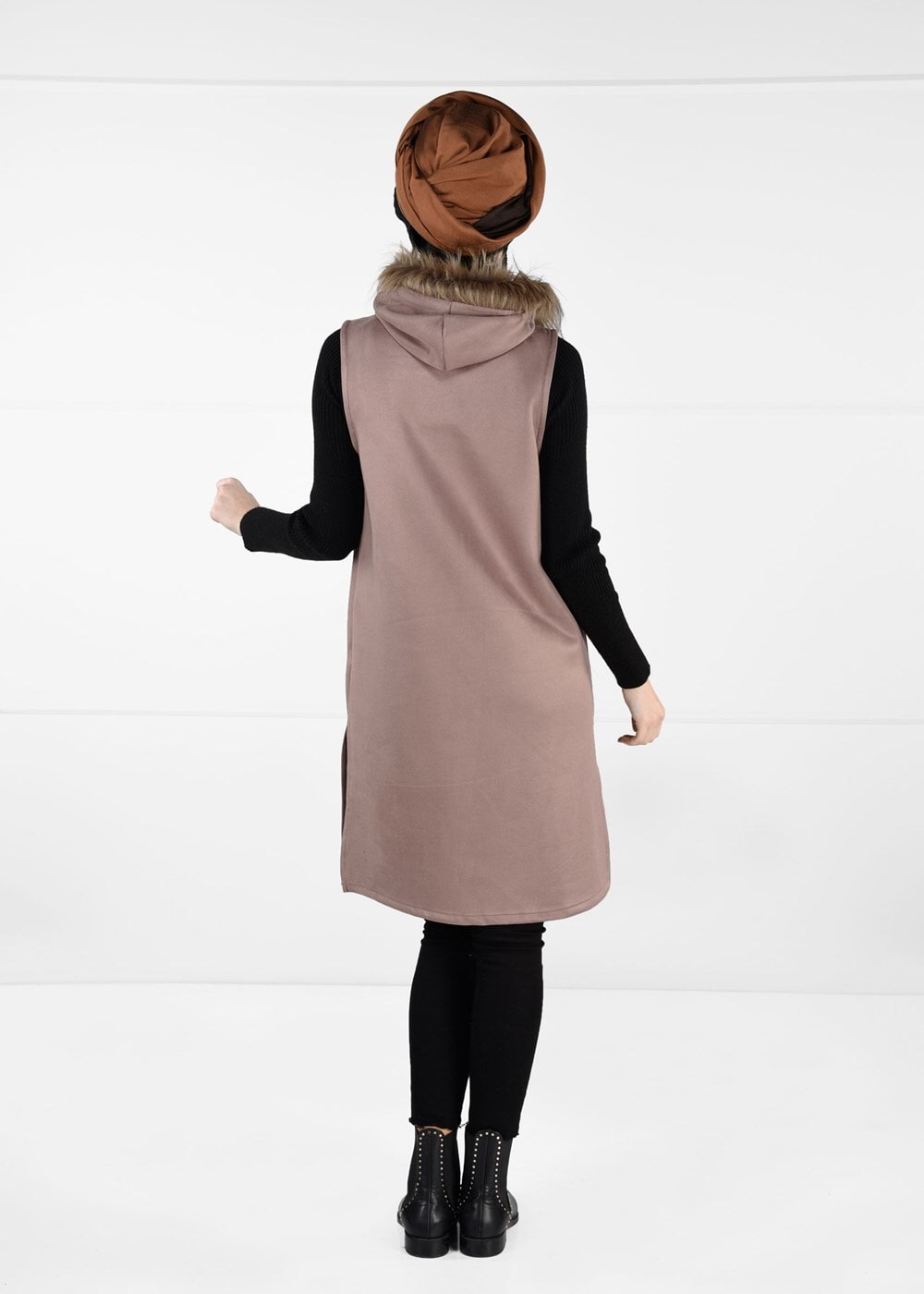 Tesettür giyim BEJ PELUŞ DETAYLI YIRTMAÇLI SÜET YELEK 94451