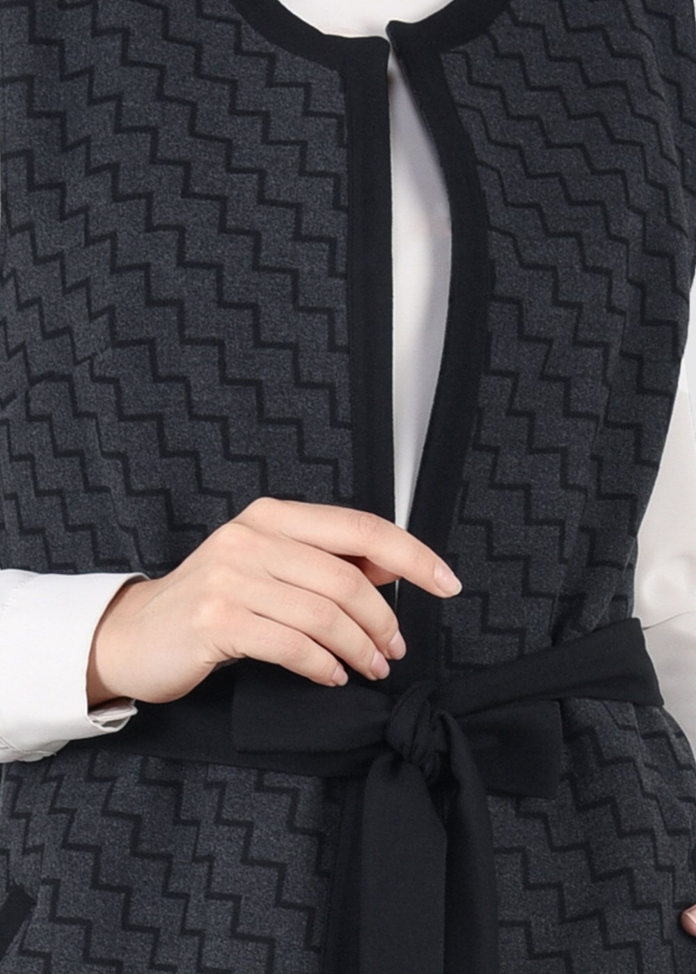 Tesettür giyim GRİ DESENLİ KUŞAKLI YELEK 4051 