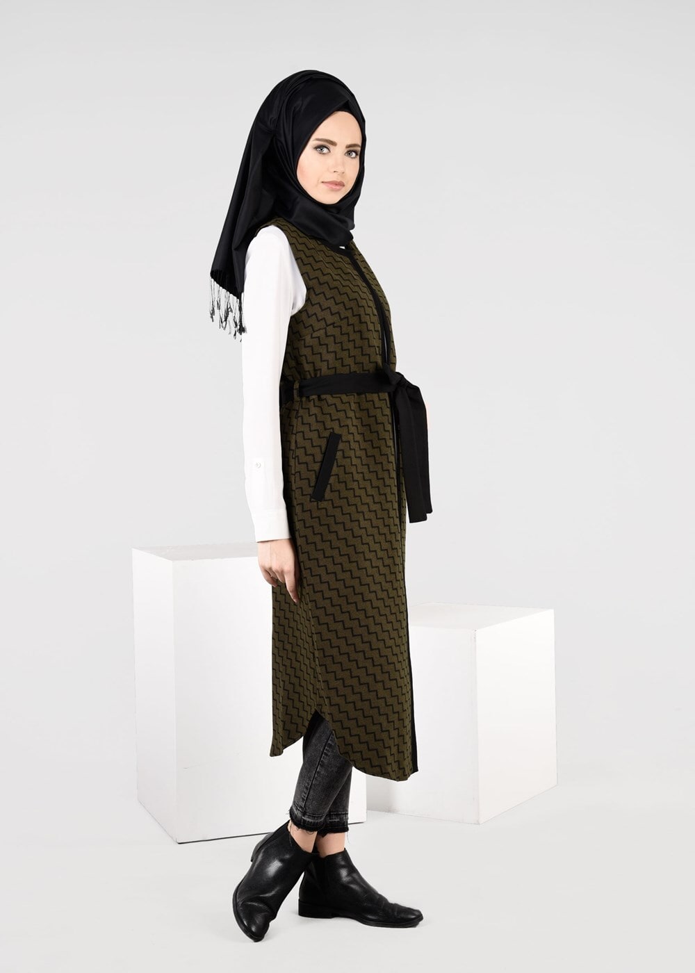 Tesettür giyim HAKİ DESENLİ KUŞAKLI YELEK 4051 