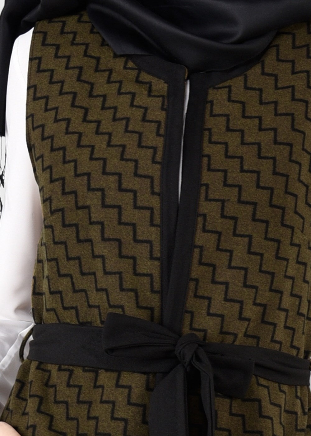 Tesettür giyim HAKİ DESENLİ KUŞAKLI YELEK 4051 