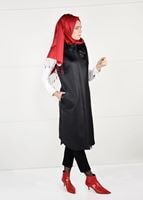 Tesettür giyim SİYAH ARMA DETAYLI KAPÜŞONLU YELEK 4066