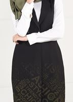 Tesettür giyim SİYAH YAZI DETAYLI DÜĞMELİ YELEK 4314