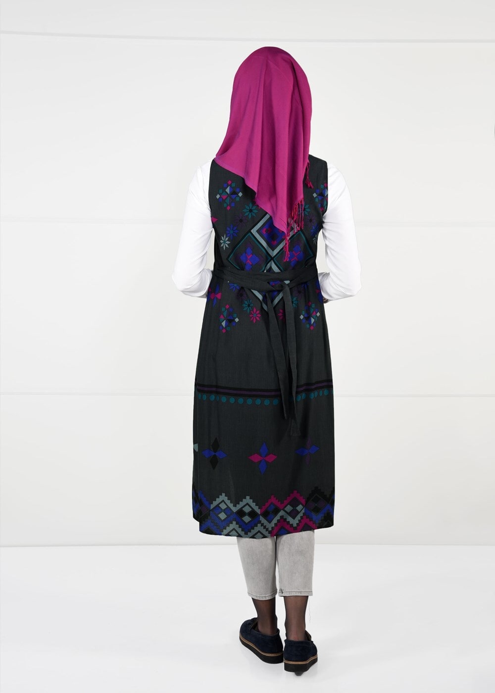 Tesettür giyim GRİ DESENLİ KUŞAKLI YELEK 4901