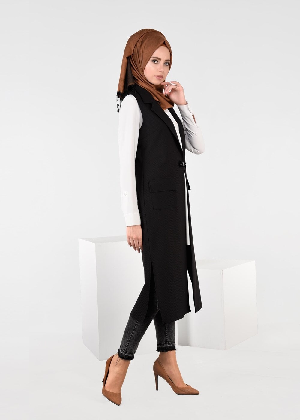 Tesettür giyim SİYAH YANLARI YIRTMAÇLI CEPLİ YELEK 4956 