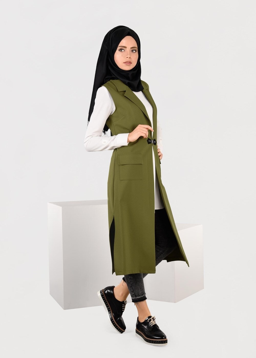 Tesettür giyim YEŞİL YANLARI YIRTMAÇLI CEPLİ YELEK 4956 