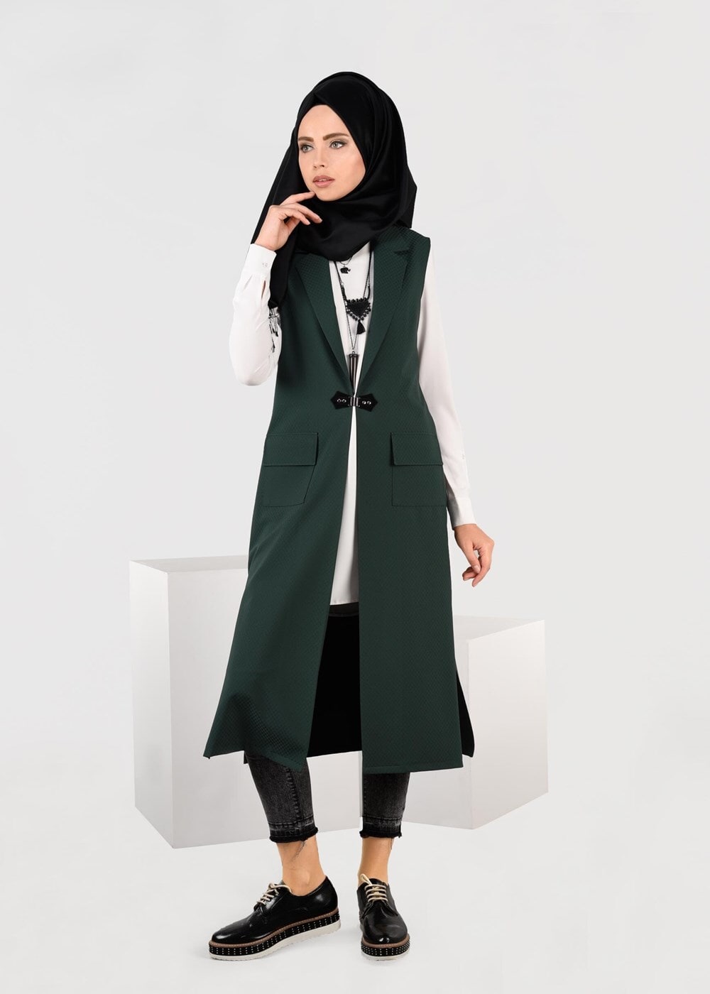 Tesettür giyim YEŞİL YANLARI YIRTMAÇLI CEPLİ YELEK 4956 