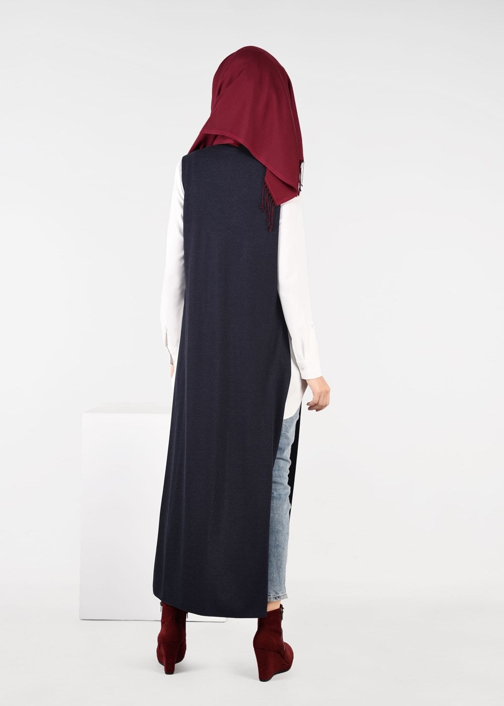 Tesettür giyim LACİVERT YANLARI BAĞCIKLI OMUZLARI KUŞ GÖZÜ DETAYLI ÖRME YELEK 4958 