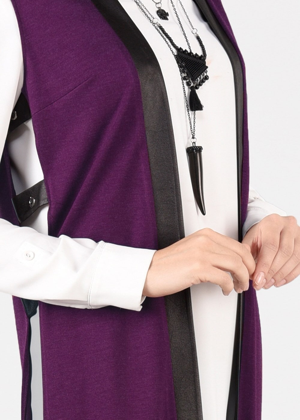 Tesettür giyim MOR YANLARI BAĞCIKLI OMUZLARI KUŞ GÖZÜ DETAYLI ÖRME YELEK 4958 