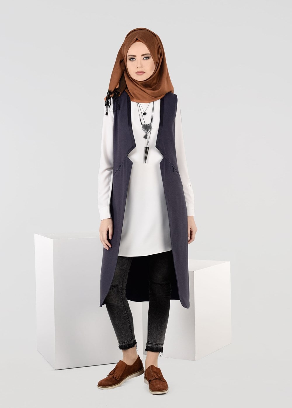 Tesettür giyim GRİ BİYE DETAYLI YELEK 4974 