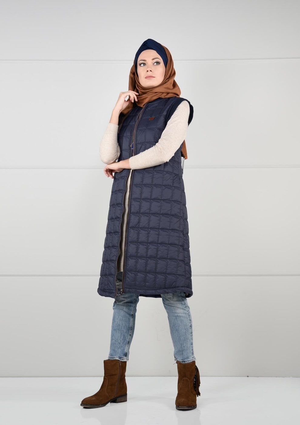 Tesettür giyim LACİVERT ARMALI KAPİTONE YELEK 5017