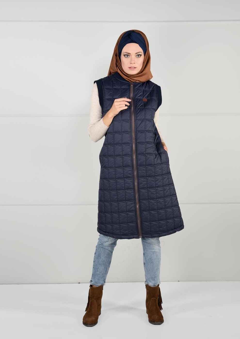 Tesettür giyim LACİVERT ARMALI KAPİTONE YELEK 5017