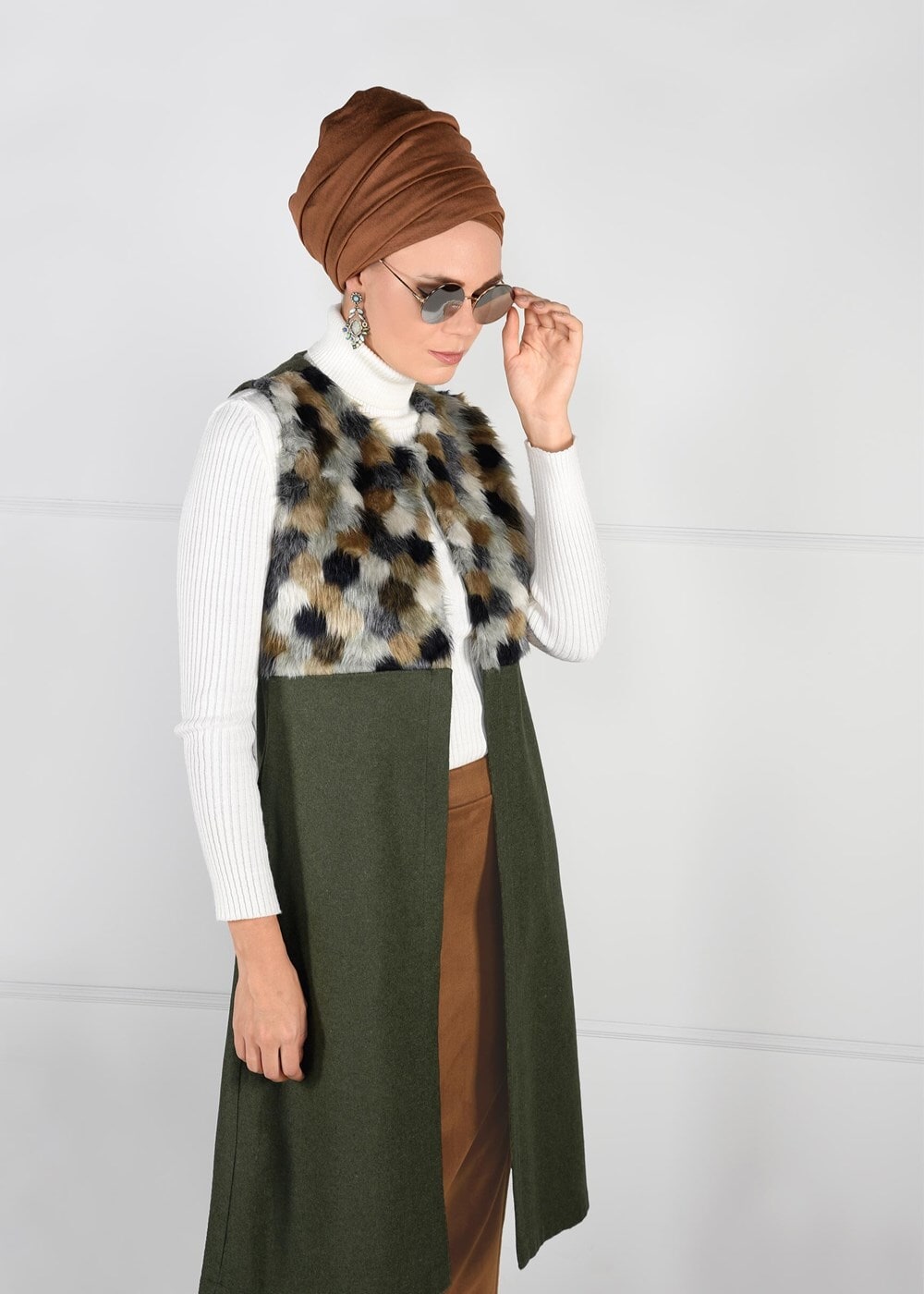 Tesettür giyim HAKİ KÜRKLÜ KEÇE YELEK 5648 