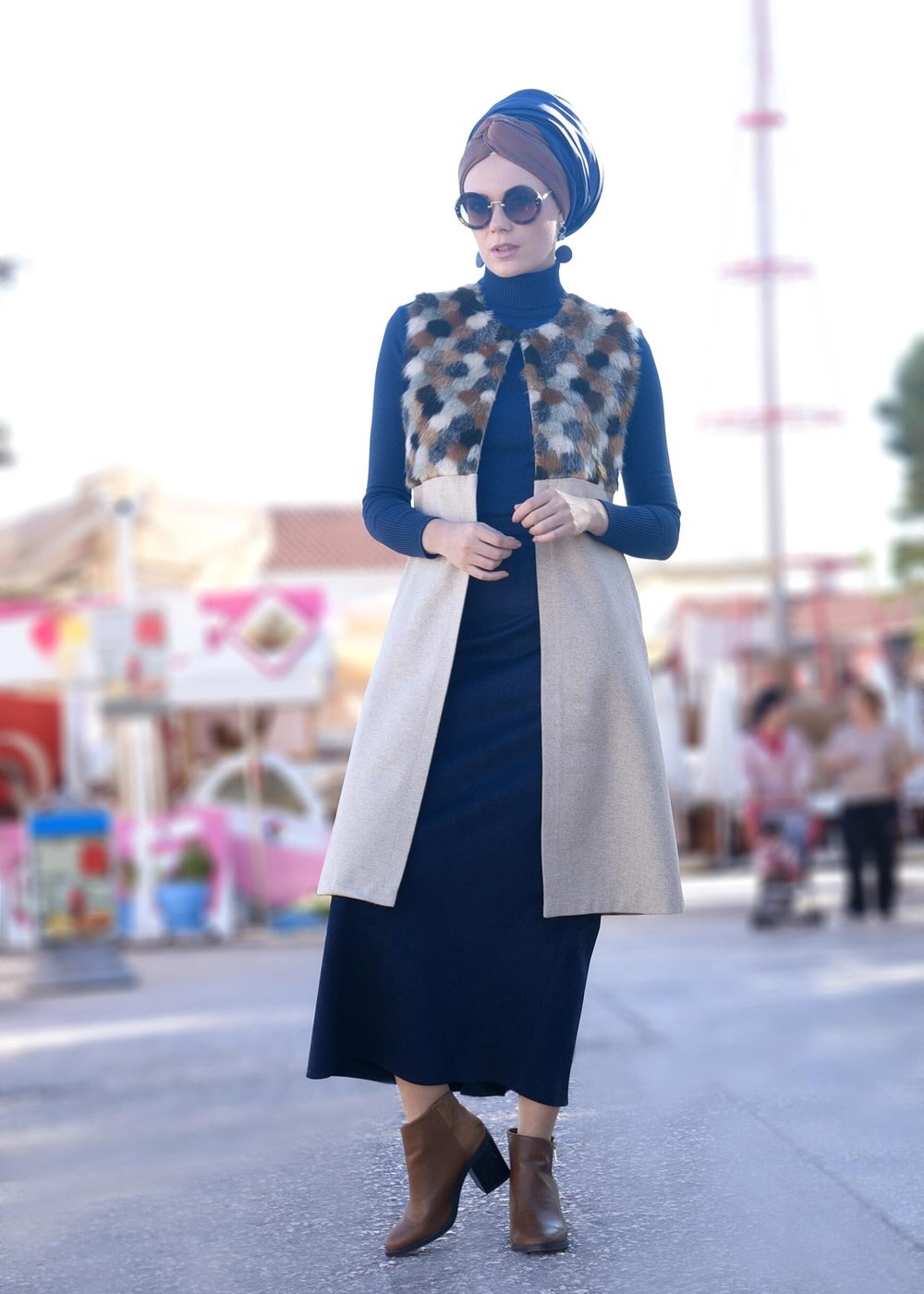 Tesettür giyim BEJ KÜRKLÜ KEÇE YELEK 5648 