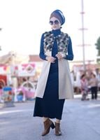 Tesettür giyim BEJ KÜRKLÜ KEÇE YELEK 5648 