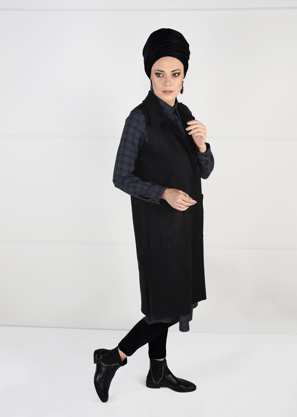 Tesettür giyim SİYAH SIRTI DÜĞME DETAYLI SÜET YELEK 5848 