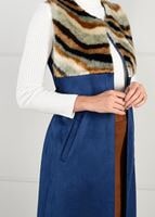 Tesettür giyim MAVİ KÜRK DETAYLI SÜET YELEK 6748 