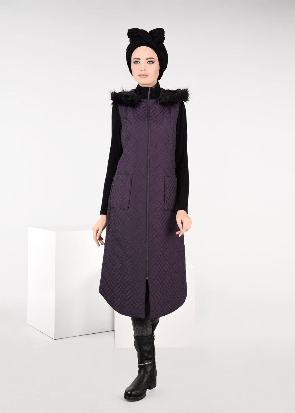 Tesettür giyim MÜRDÜM KAPÜŞONLU KAPİTONE YELEK 9614 