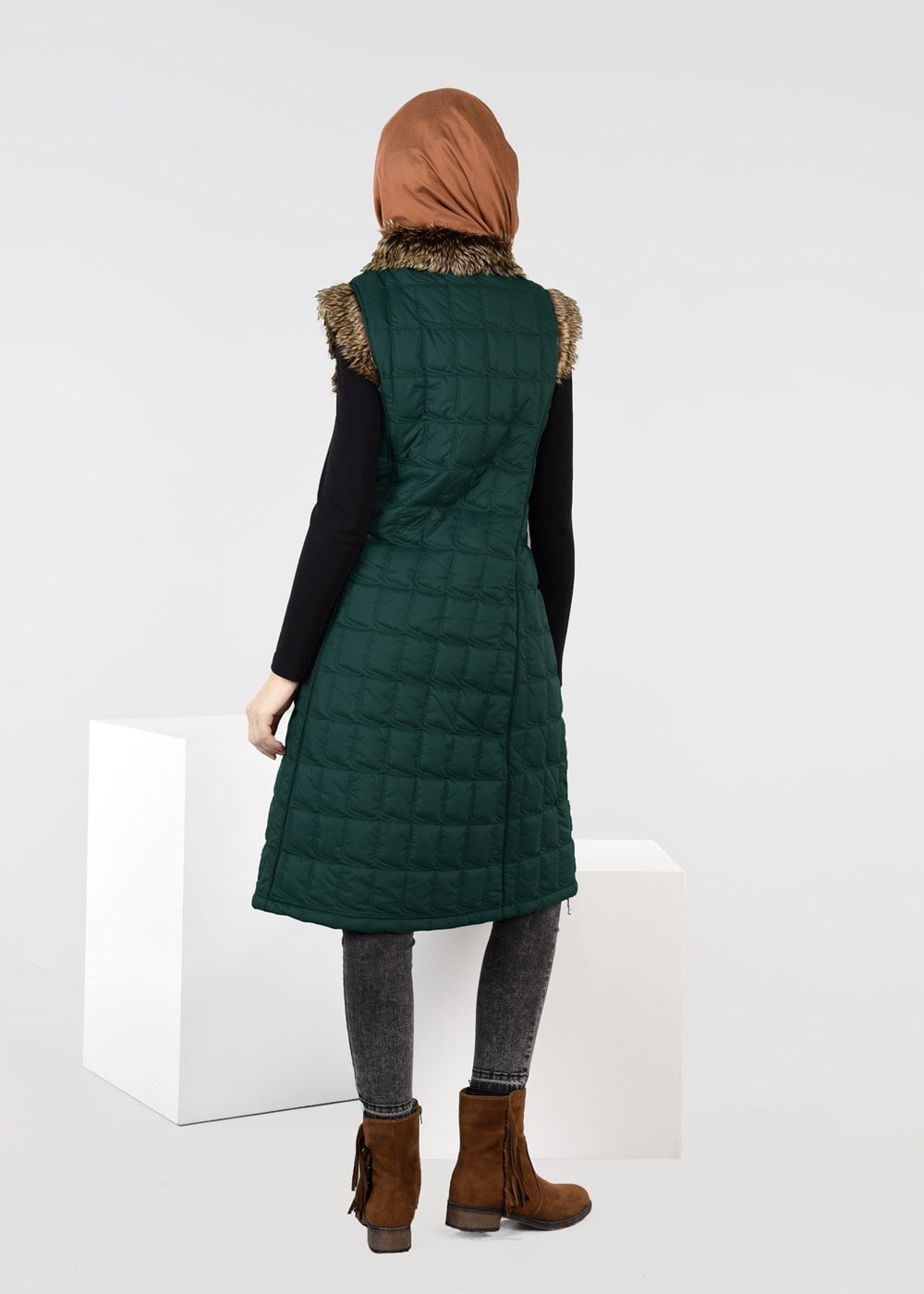 Tesettür giyim HAKİ PELUŞLU ŞİŞME YELEK 9707 