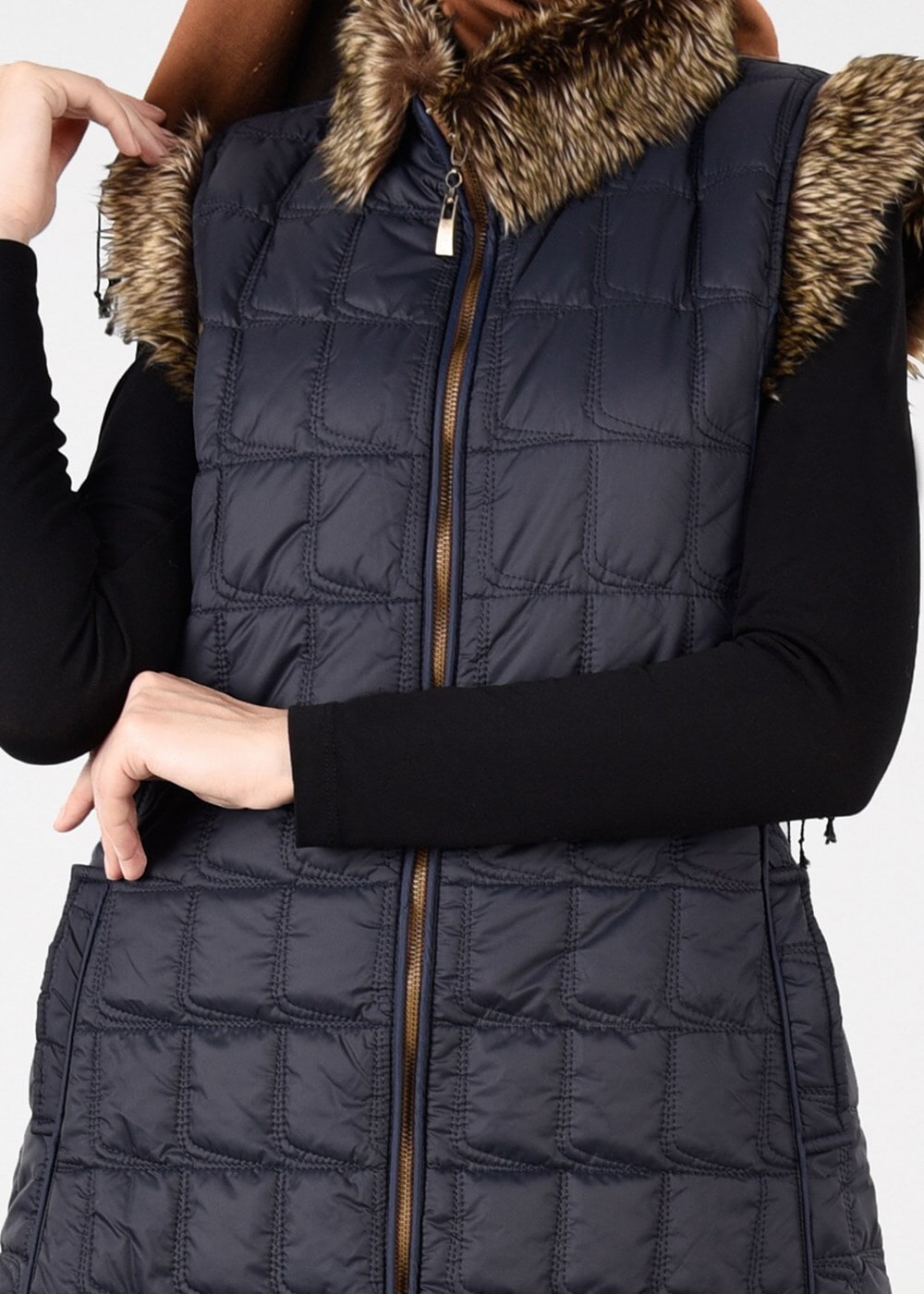 Tesettür giyim LACİVERT PELUŞLU ŞİŞME YELEK 9707 