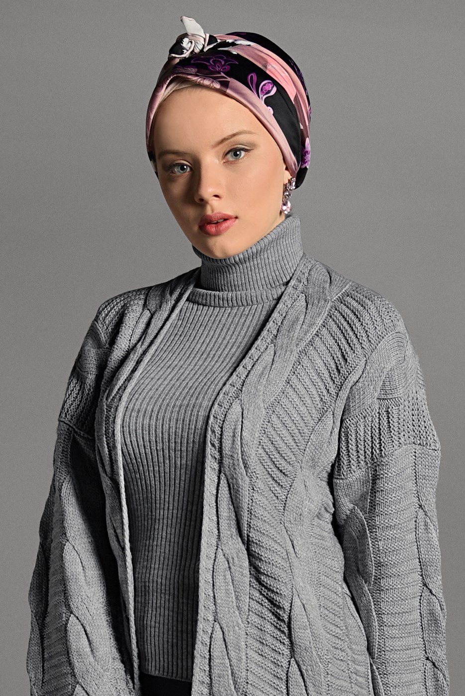 Tesettür giyim GRİ SAÇ ÖRGÜLÜ TRİKO HIRKA 0919 