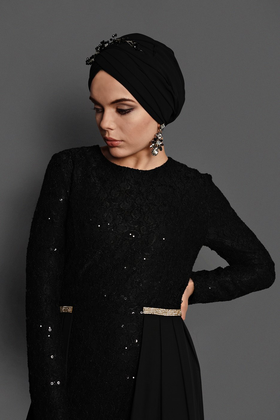 Tesettür giyim SİYAH DANTEL DETAYLI ABİYE ELBİSE 08625 