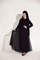 Vêtements hijab PRUNE ROBE DE SOIRÉE GUIPUÉE DÉTAIL DENTELLE T 56625