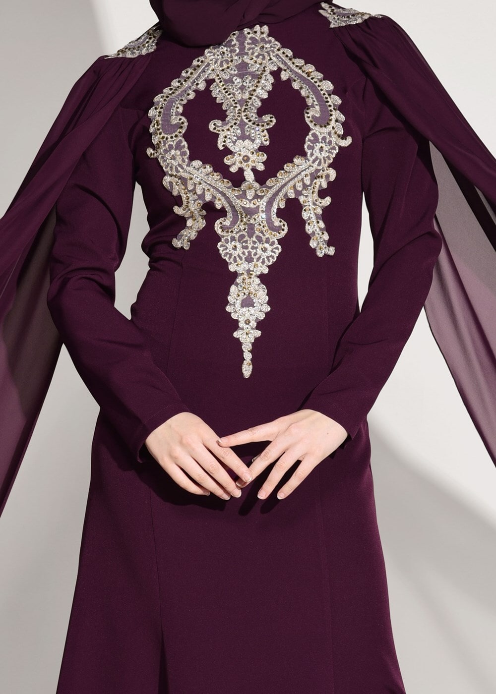 Tesettür giyim MÜRDÜM GÜPÜR İŞLEME DETAYLI ABİYE ELBİSE 68625