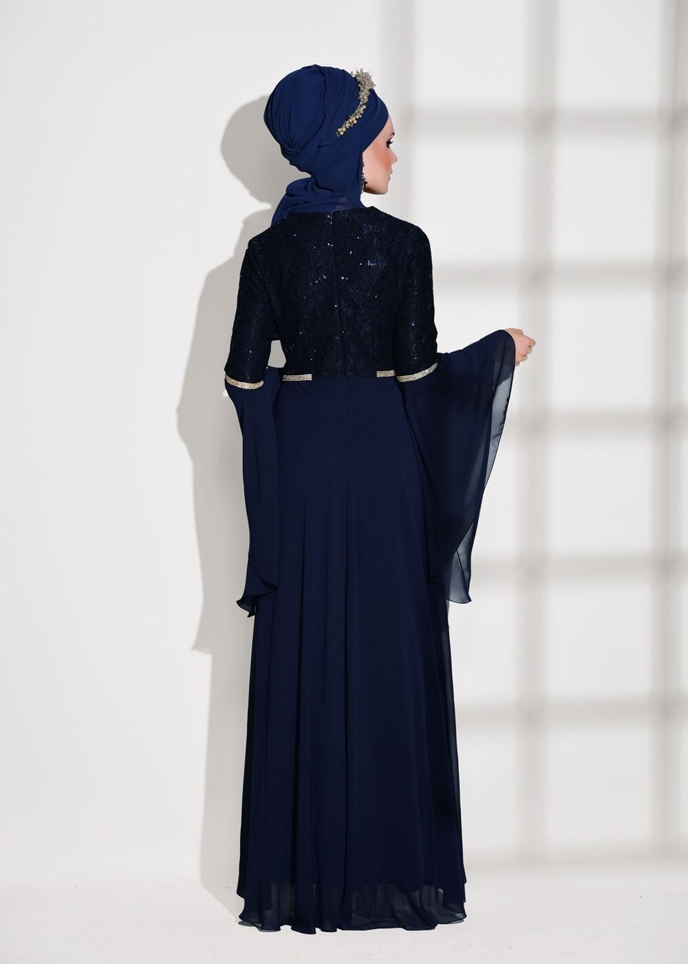 Vêtements hijab BLEU MARINE ROBE DE SOIRÉE DÉTAILLÉE MOUSSELINE DENTELLE 92625