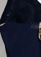 Vêtements hijab BLEU MARINE ROBE DE SOIRÉE DÉTAILLÉE MOUSSELINE DENTELLE 92625