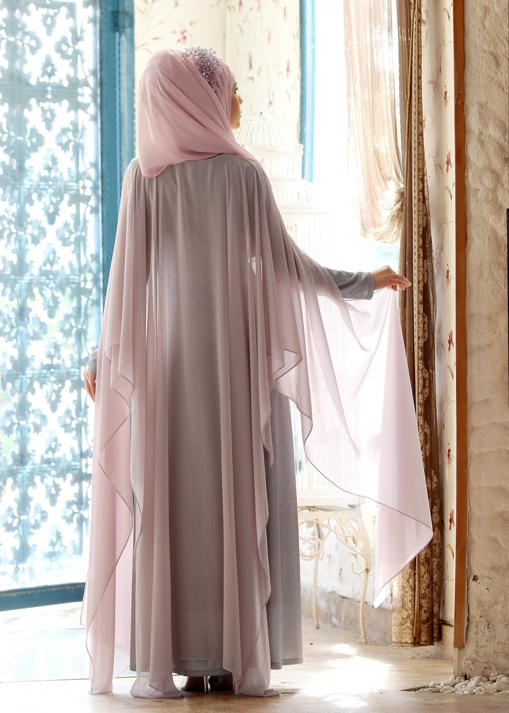 Tesettür giyim PUDRA PELERİNLİ TAŞ DETAYLI SİM KUMAŞ ABİYE ELBİSE 0608 