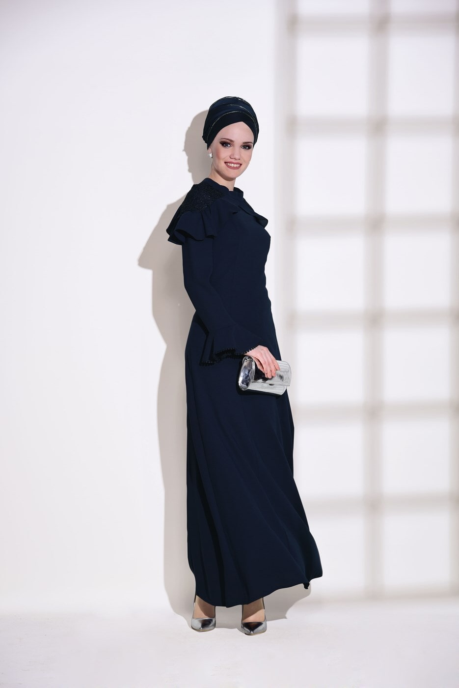 Vêtements hijab BLEU MARINE ROBE DE SOIRÉE DÉTAIL GUIPURE 1072