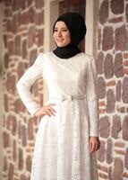 Tesettür giyim KREM GÜPÜRLÜ KEMER DETAYLI ABİYE ELBİSE 1613