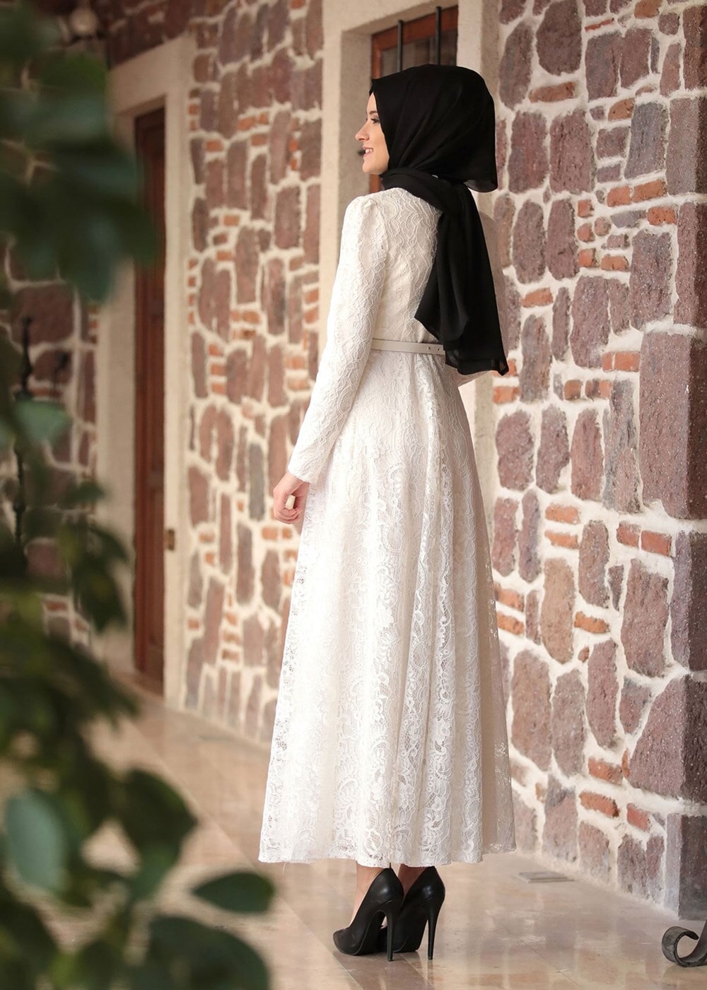 Tesettür giyim KREM GÜPÜRLÜ KEMER DETAYLI ABİYE ELBİSE 1613