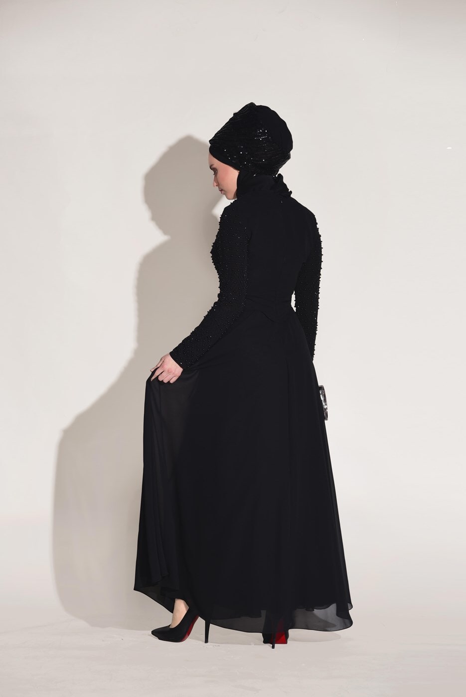 Tesettür giyim SİYAH PUL VE İNCİ İŞLEMELİ ABİYE ELBİSE 1808 