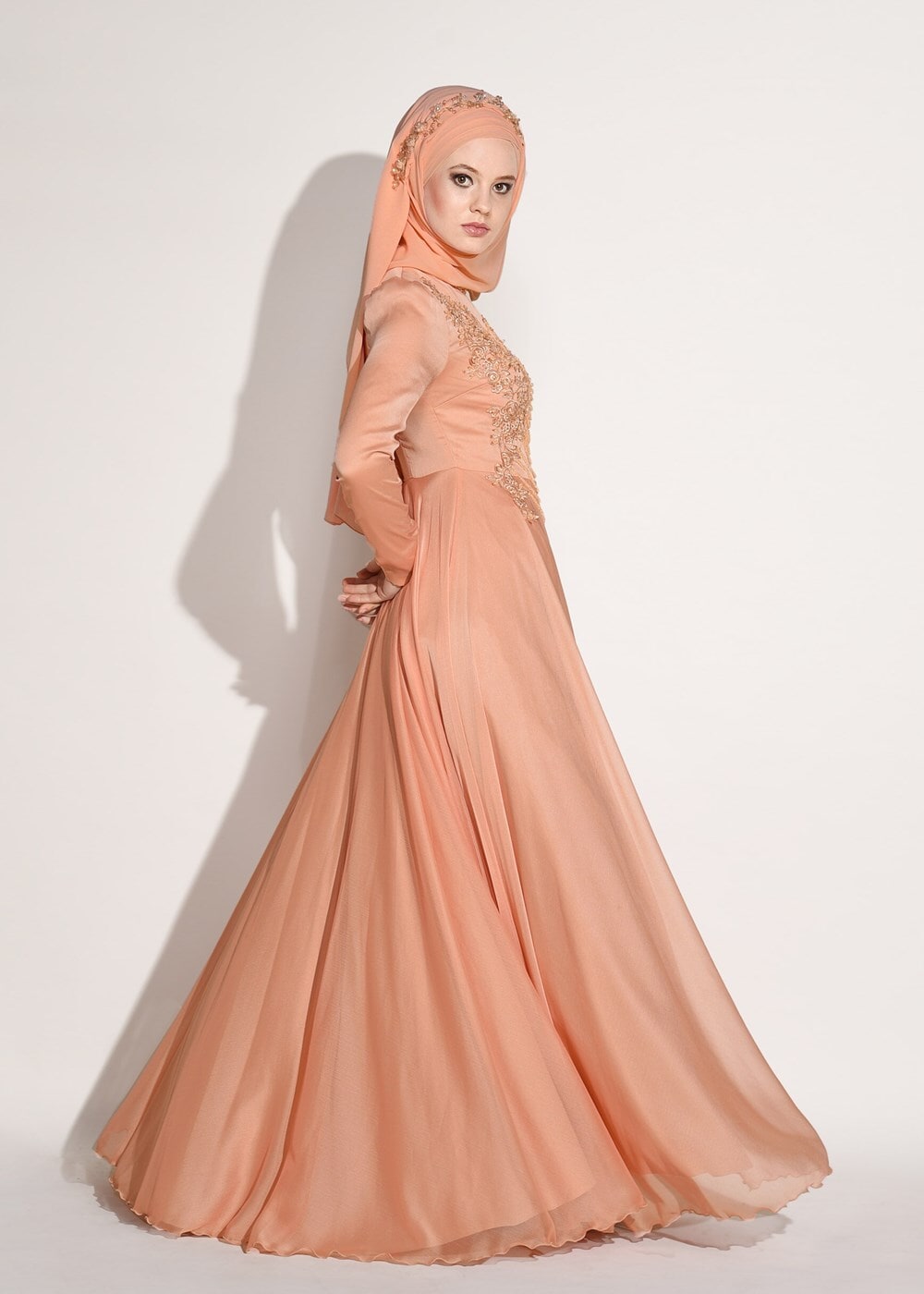 Tesettür giyim PUDRA İŞLEMELİ ŞİFON ABİYE ELBİSE 4597