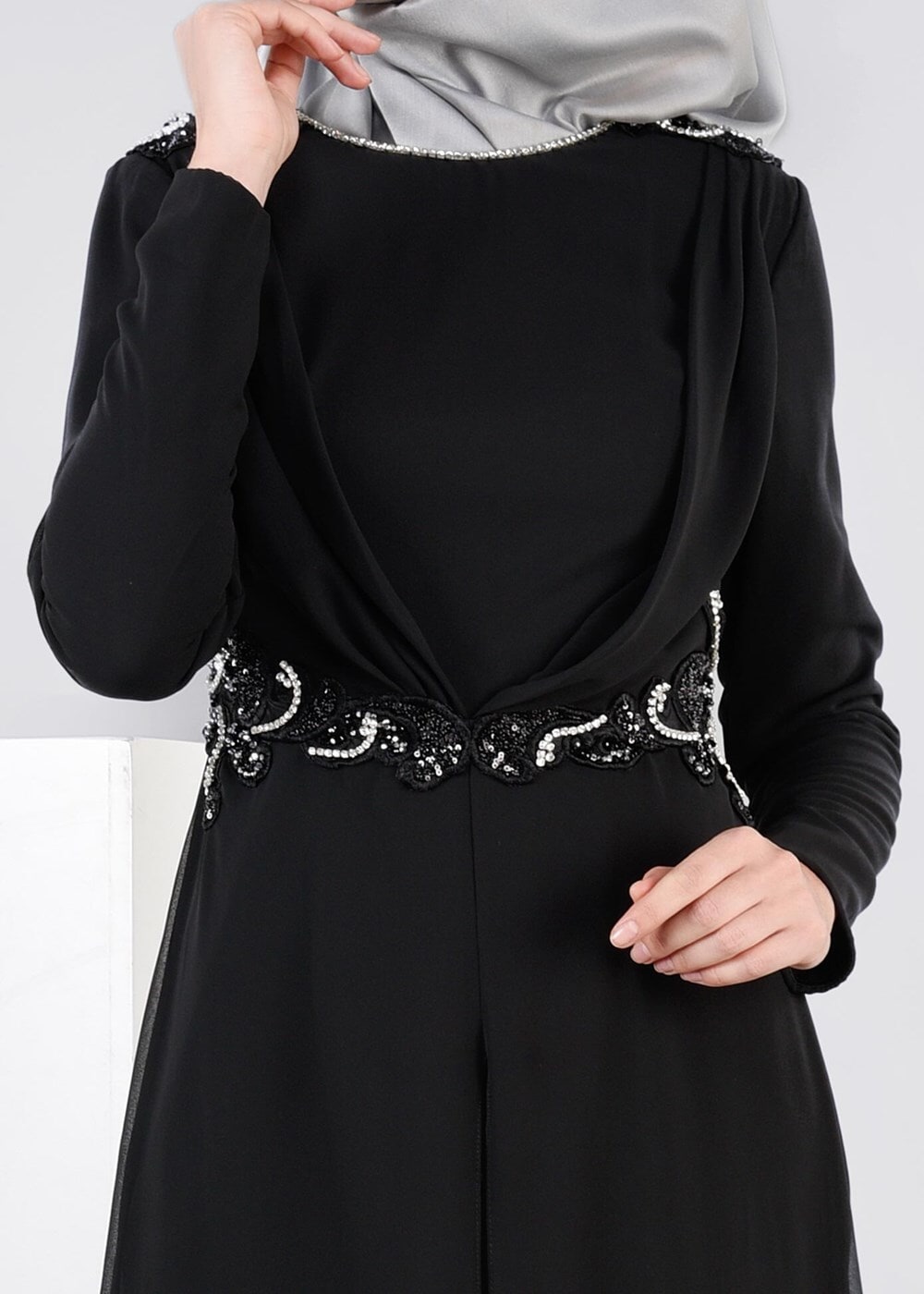 Tesettür giyim SİYAH İŞLEME DETAYLI ABİYE TULUM 5353 