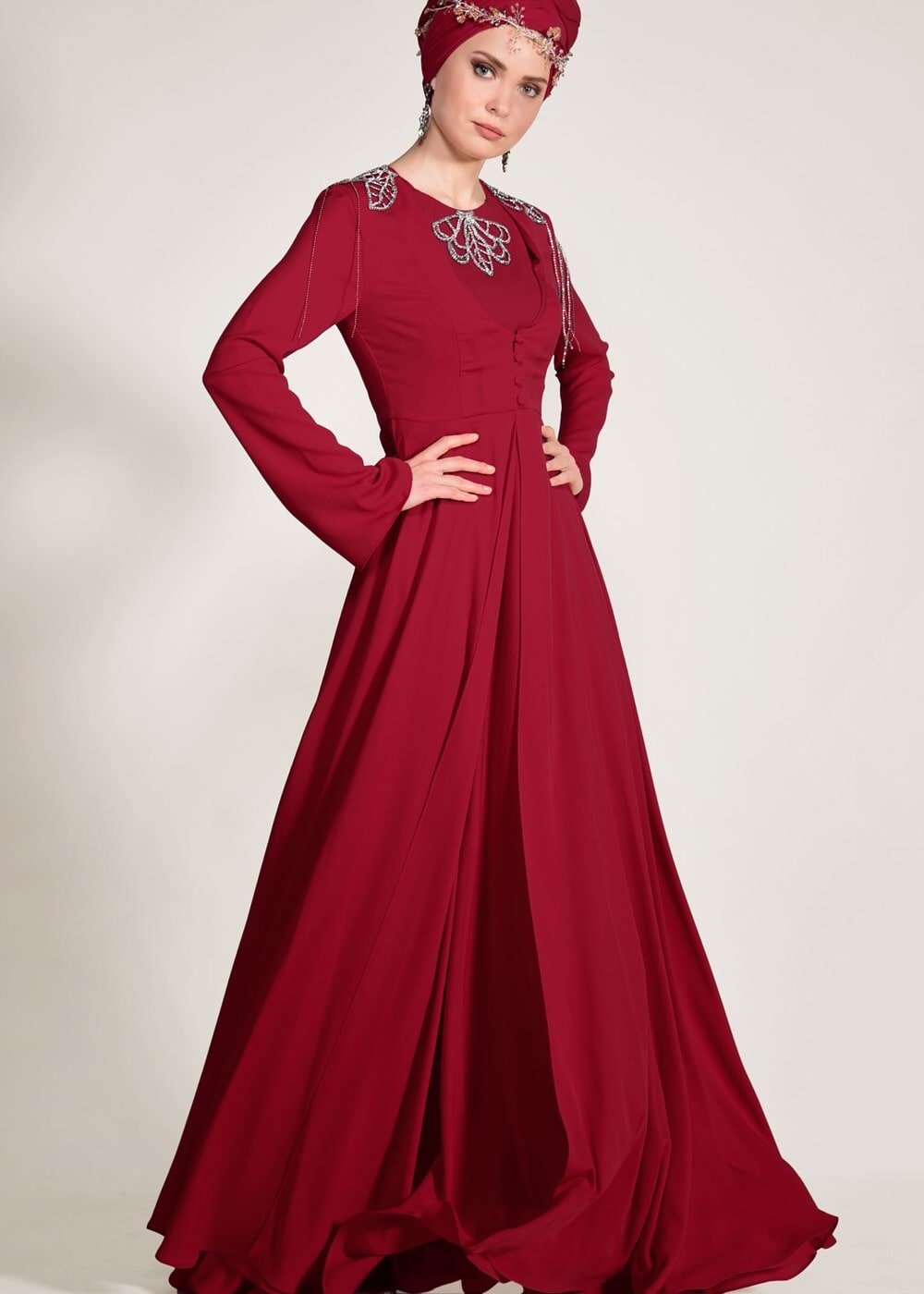 Tesettür giyim KIRMIZI OMUZ VE YAKASI TAŞ DETAYLI 2&prime;Lİ ABİYE ELBİSE 5363 