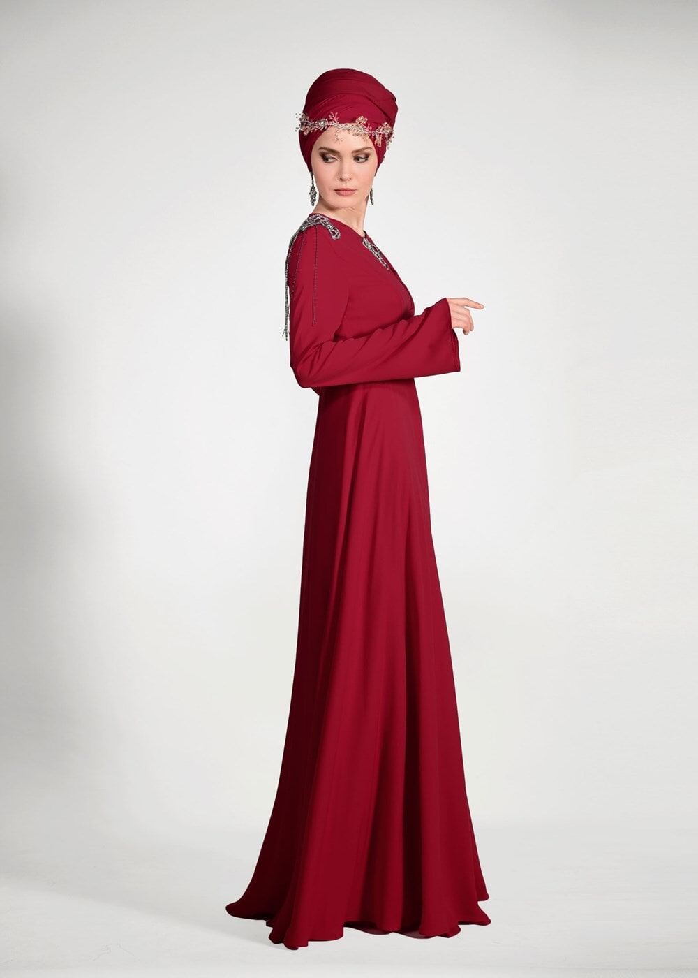 Tesettür giyim KIRMIZI OMUZ VE YAKASI TAŞ DETAYLI 2&prime;Lİ ABİYE ELBİSE 5363 