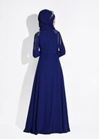 Tesettür giyim LACİVERT OMUZ VE YAKASI TAŞ DETAYLI 2&prime;Lİ ABİYE ELBİSE 5363 