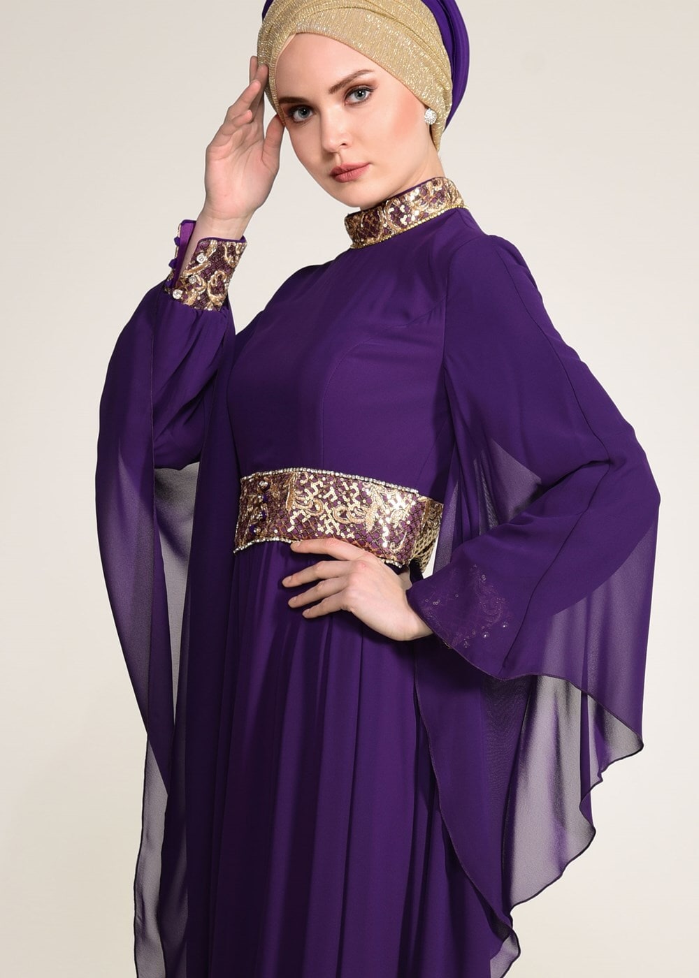 Tesettür giyim MOR KOLLARI VOLANLI HAKİM YAKA MULTİ ŞİFON ABİYE ELBİSE 5410