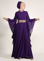 Tesettür giyim MOR KOLLARI VOLANLI HAKİM YAKA MULTİ ŞİFON ABİYE ELBİSE 5410