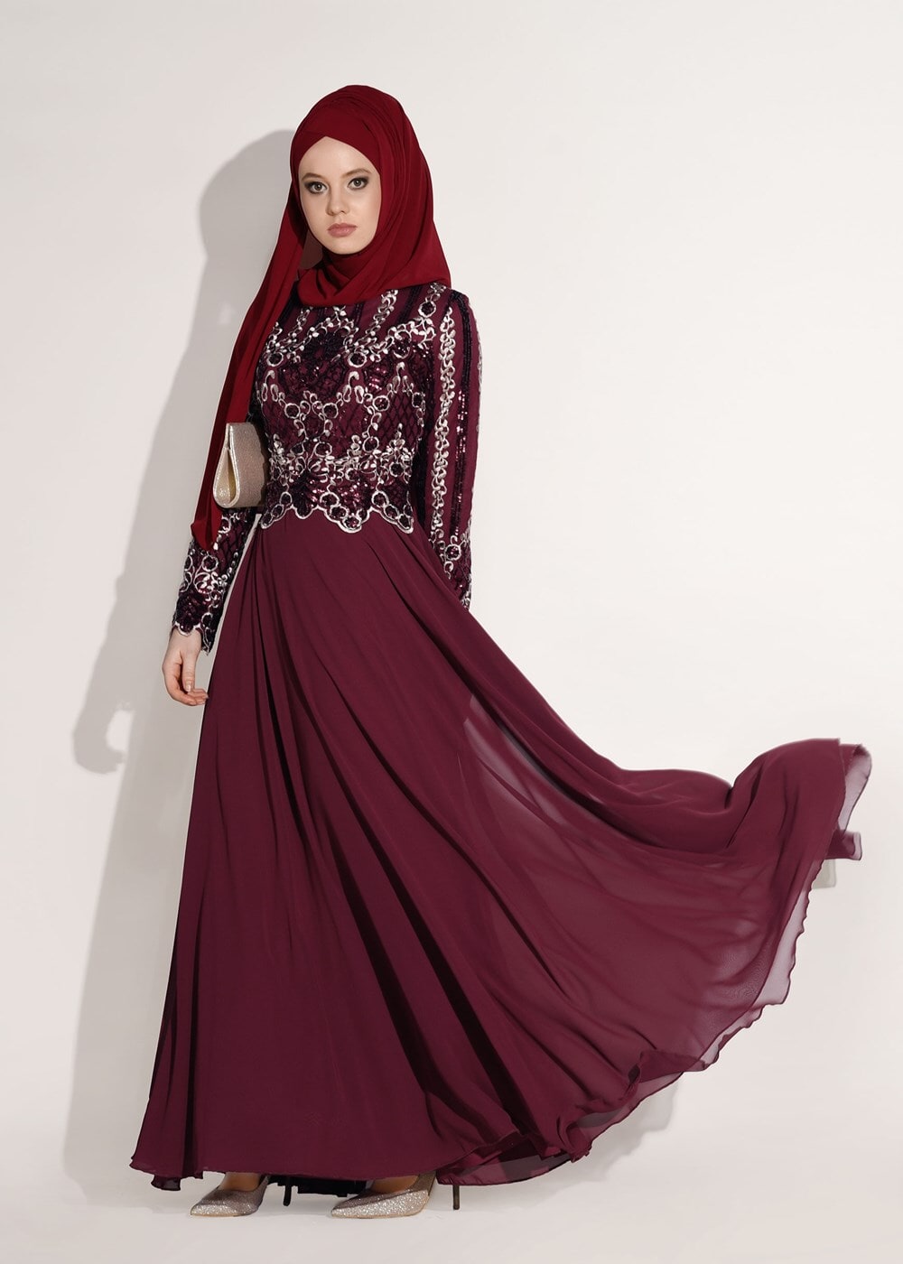 Tesettür giyim BORDO İŞLEMELİ ŞİFON ABİYE ELBİSE 8608
