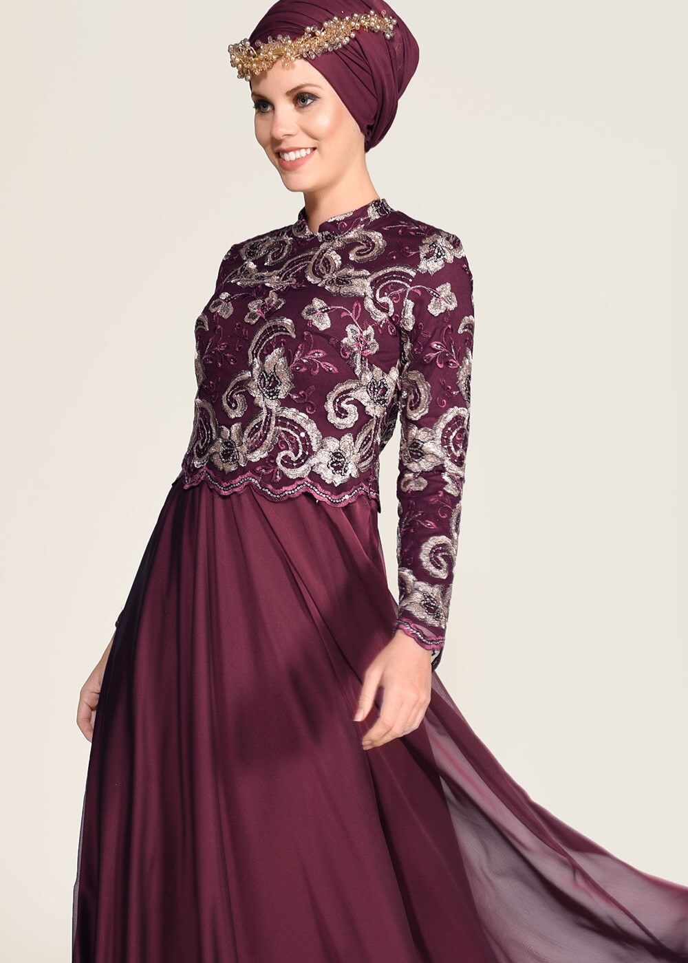 Tesettür giyim BORDO HAKİM YAKA ÇİÇEK İŞLEMELİ ABİYE ELBİSE  9008 