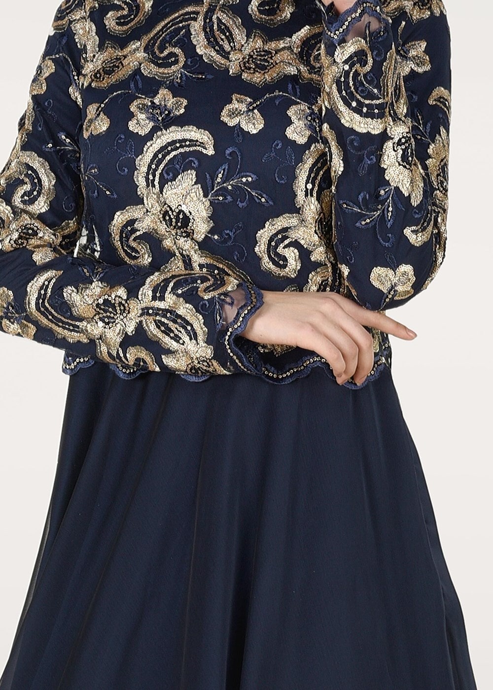 Tesettür giyim LACİVERT HAKİM YAKA ÇİÇEK İŞLEMELİ ABİYE ELBİSE  9008 