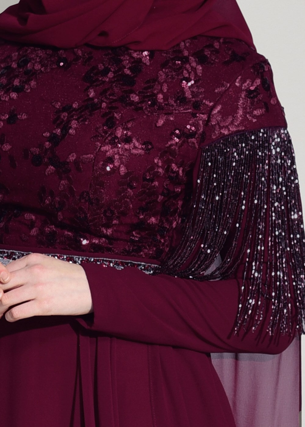 Tesettür giyim BORDO KOLLARI SİM SAÇAK DETAYLI ABİYE ELBİSE 9608 