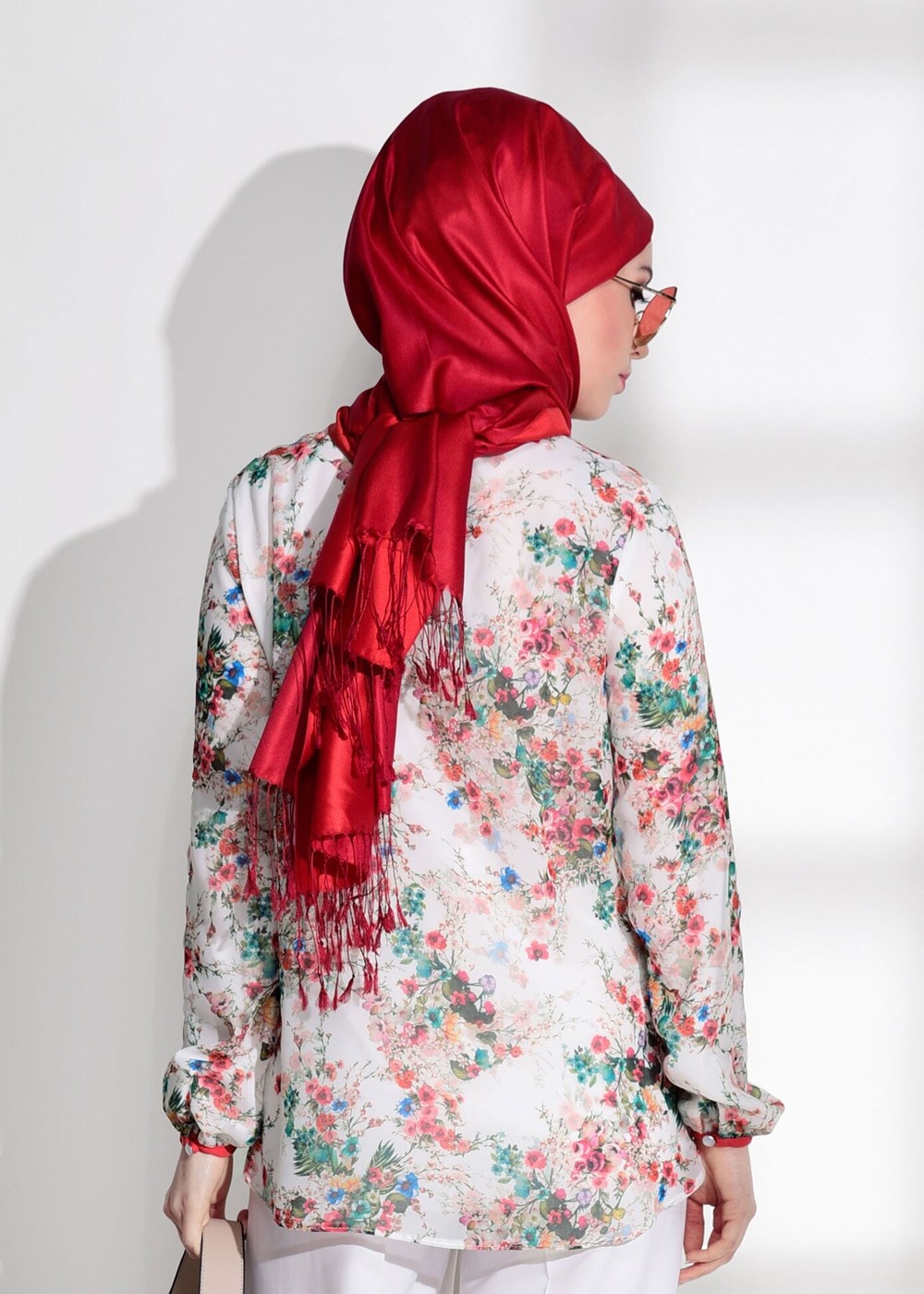 Tesettür giyim KREM DESENLİ ÖNÜ BAĞCIKLI BLUZ 4517-1 