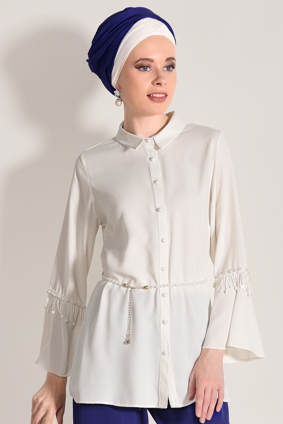 Tesettür giyim EKRU İNCİ DETAYLI BLUZ 665080