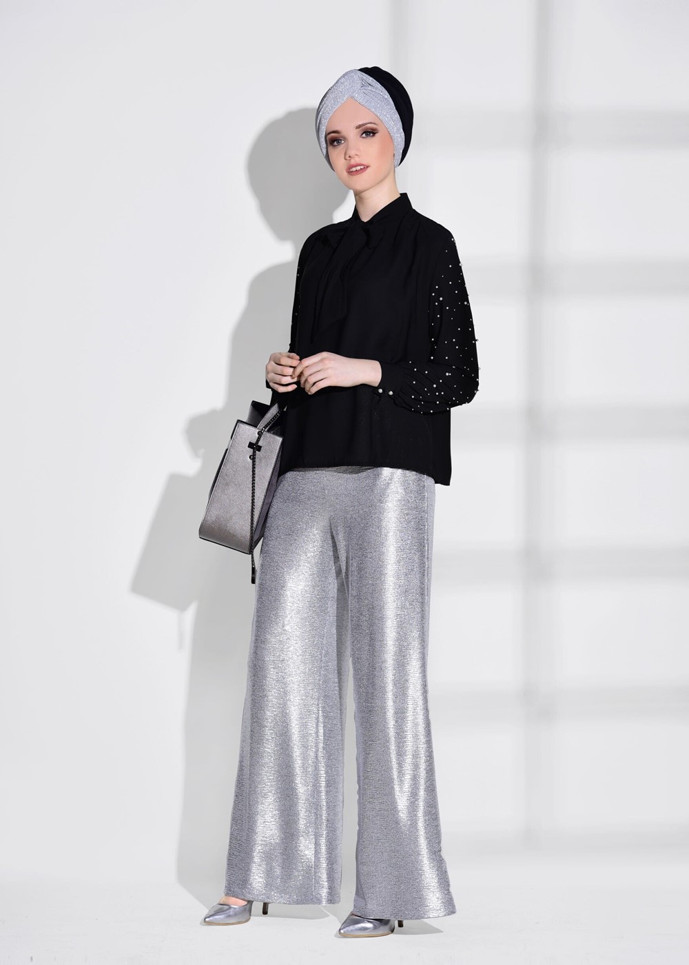 Tesettür giyim SİYAH KENDİNDEN FLARLI BONCUK İŞLEMELİ BLUZ 74261  