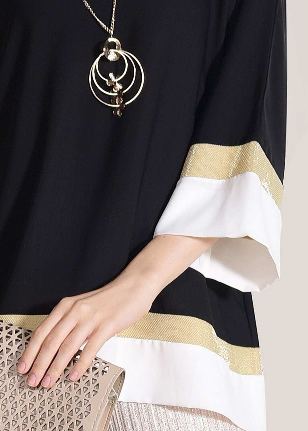 Tesettür giyim SİYAH SİM ŞERİT DETAYLI BLUZ 81233 