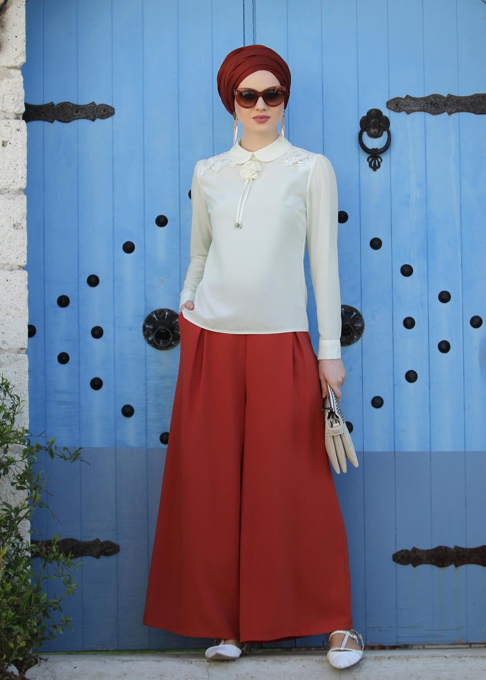 Tesettür giyim KREM GÜPÜR DETAYLI BEBE YAKA BLUZ 0207